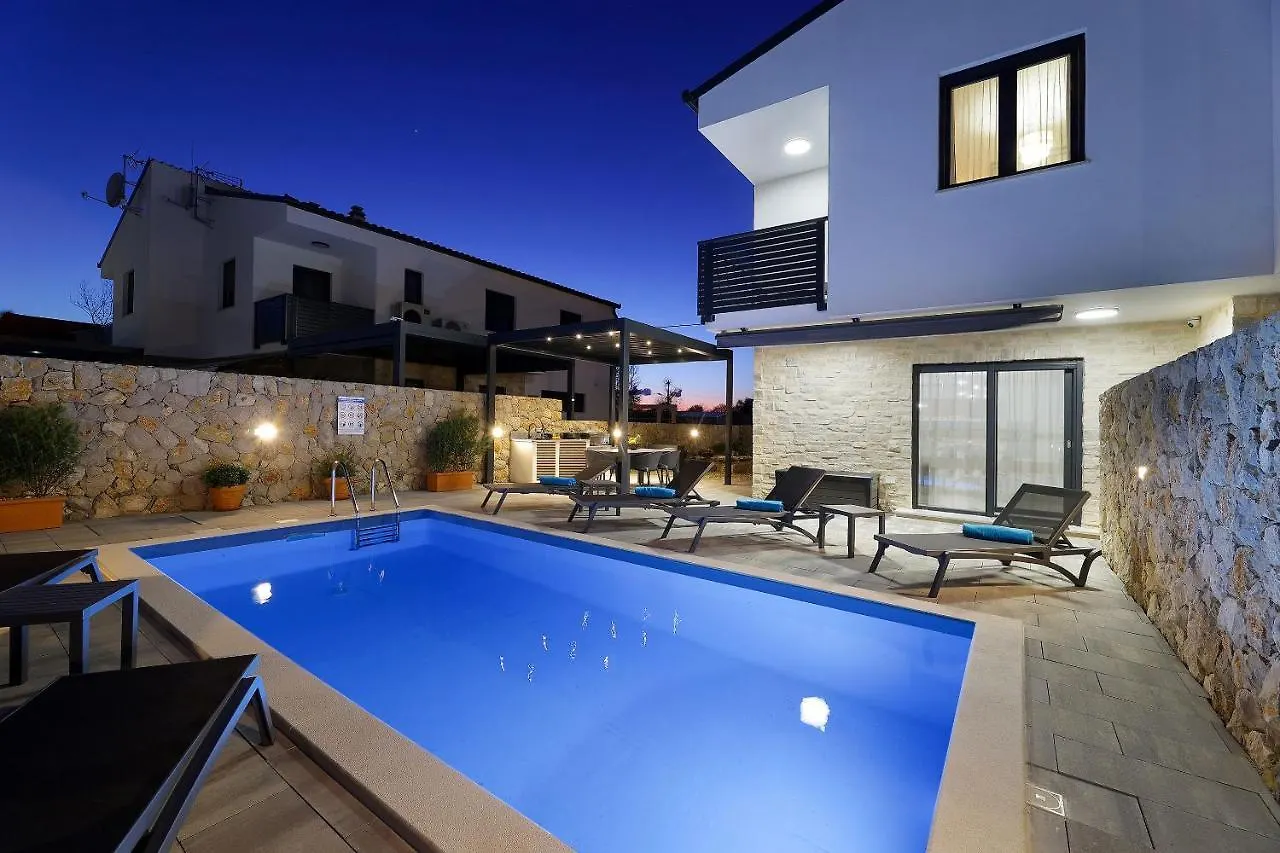 Villa Toja مالينسكا